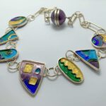 Collier, ägyptische Anmutung, mehrfarbig, teilweise mit Blattgold unterlegt