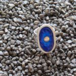 Ring blau emailliert mit Silberkugel